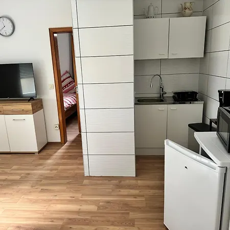 公寓 Ferienwohnung Montuerwohnung *